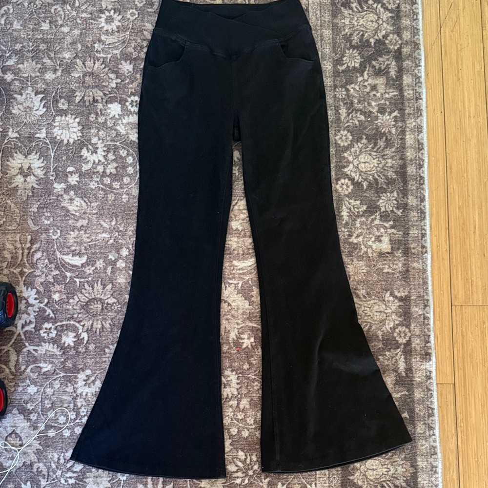 HALARA Black Regular Fit Pants